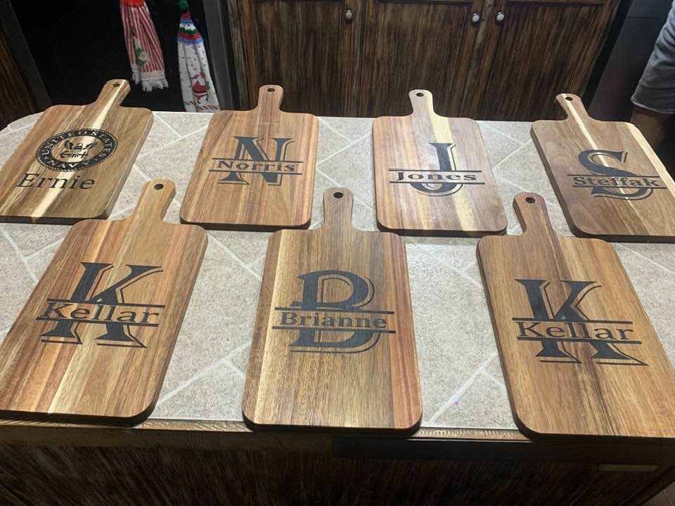 Custom Cutting Boards 15x7 Acadia - Personalized Kitchen Décor